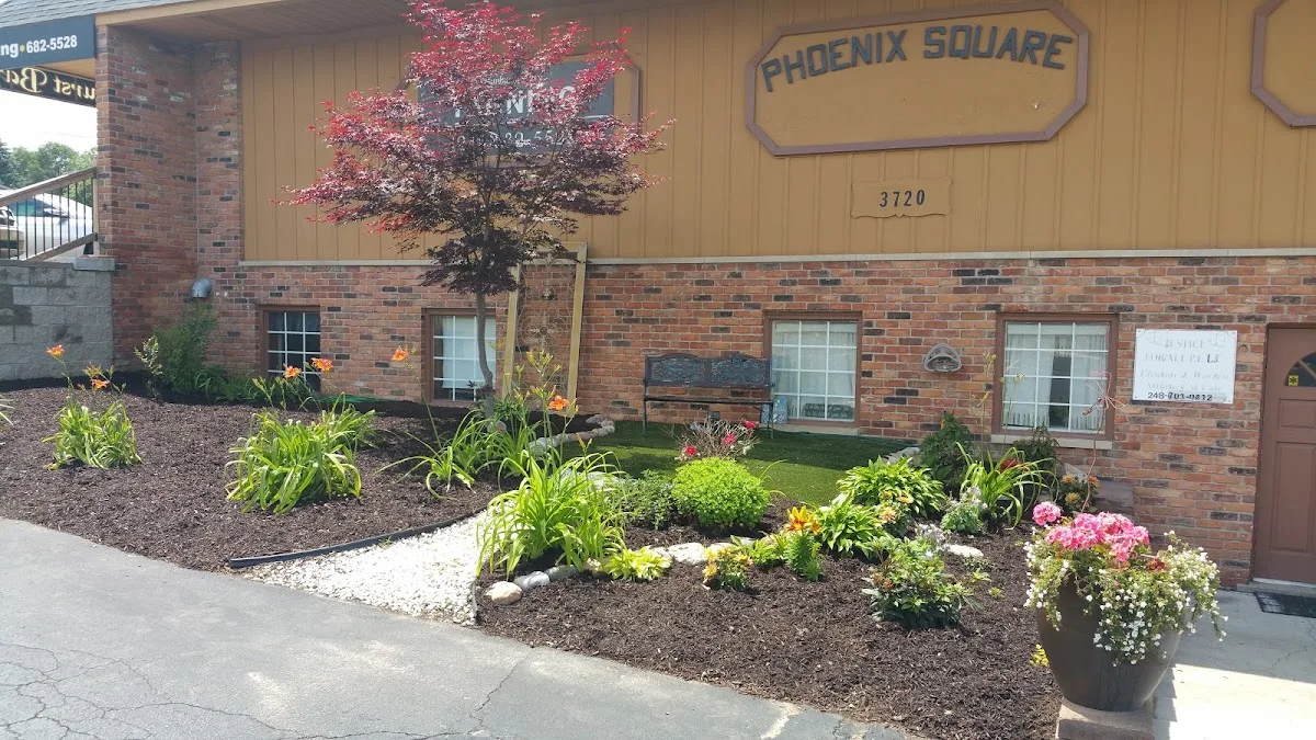 L & L Recovery - Photo 4