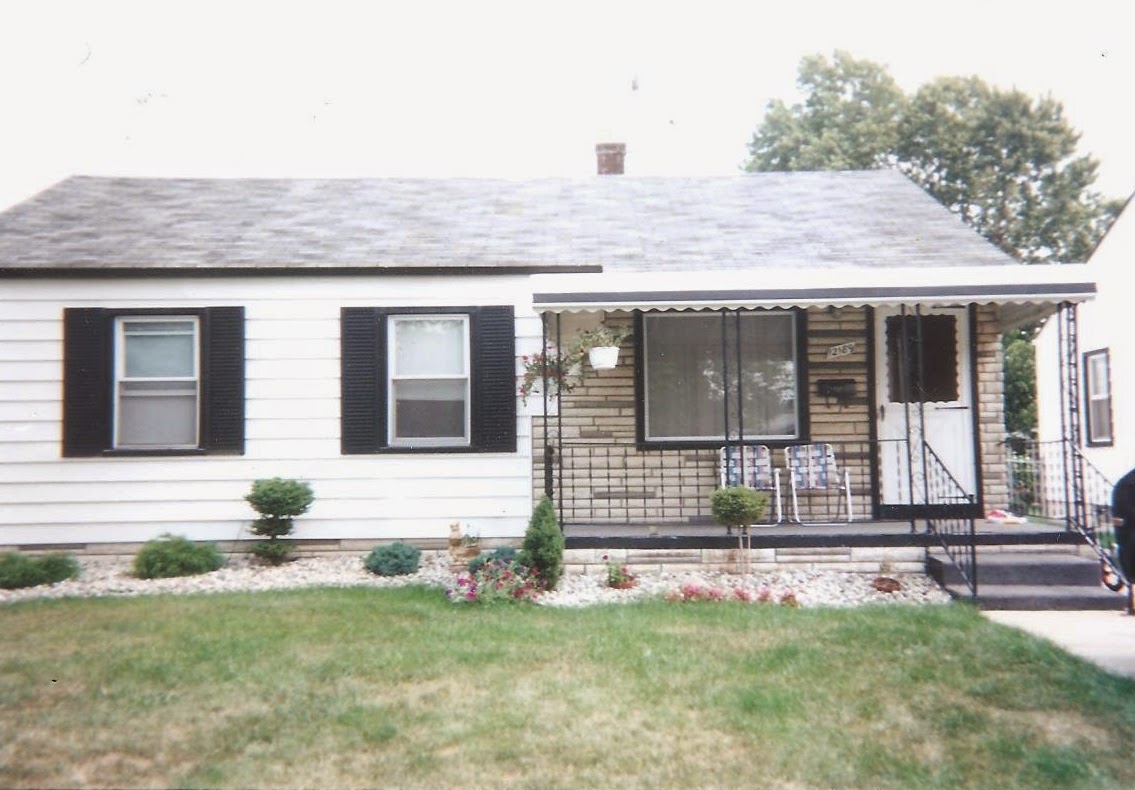 Surrender House - Photo 2