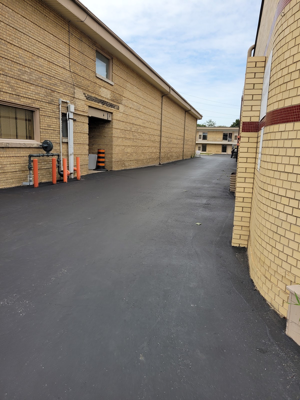 Brentwood Recovery Home - Photo 6