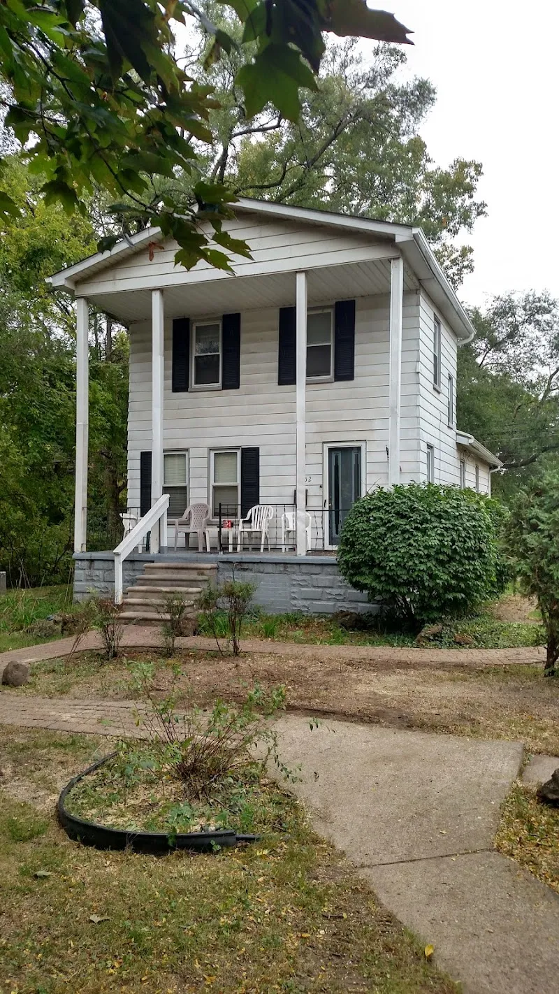 Sober Living at Surrender House - Photo 2