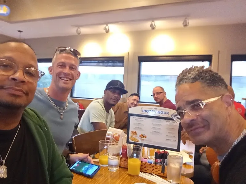 Sobriety House - Photo 5