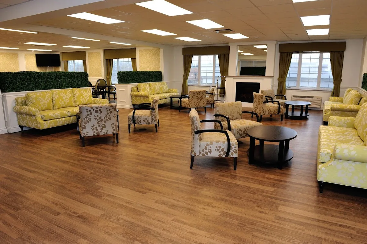 Maple Manor Rehab Center of Novi - Photo 3