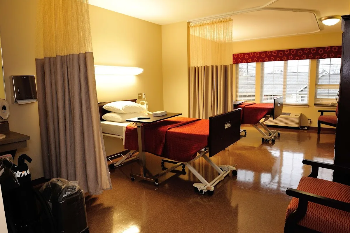 Maple Manor Rehab Center of Novi - Photo 4