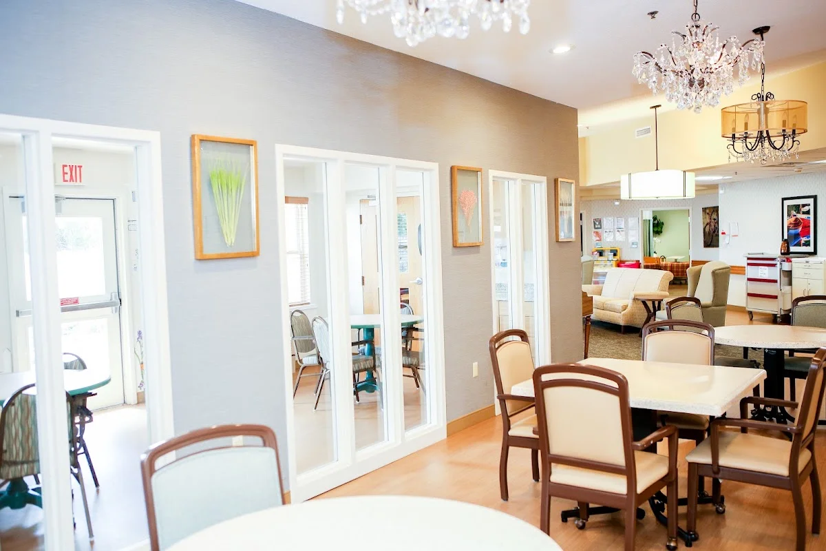 Fountain Bleu - An Optalis Health and Rehabilitation Center - Photo 4