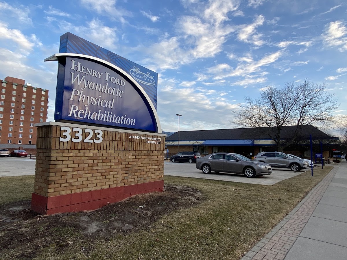 Henry Ford Inpatient Rehabilitation - Wyandotte Hospital - Photo 6